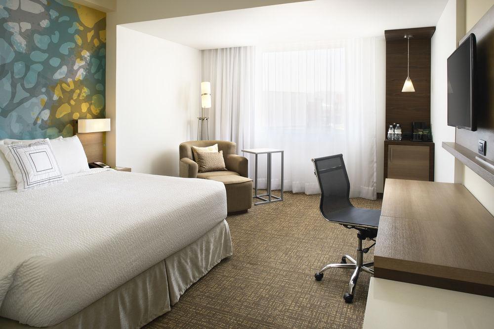 Courtyard By Marriott הרמוסיו מראה חיצוני תמונה