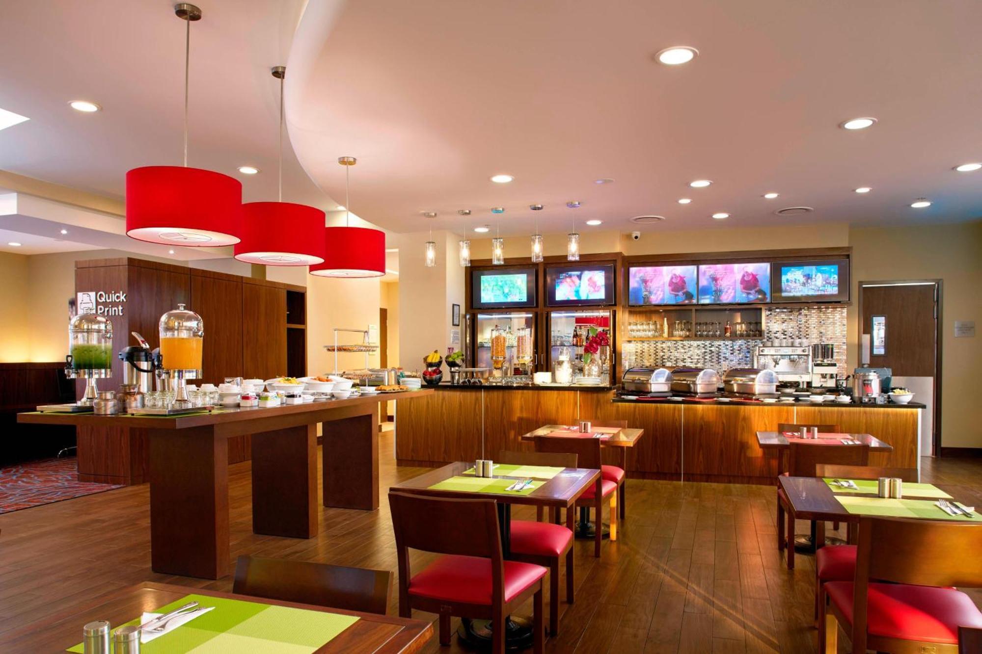 Courtyard By Marriott הרמוסיו מראה חיצוני תמונה