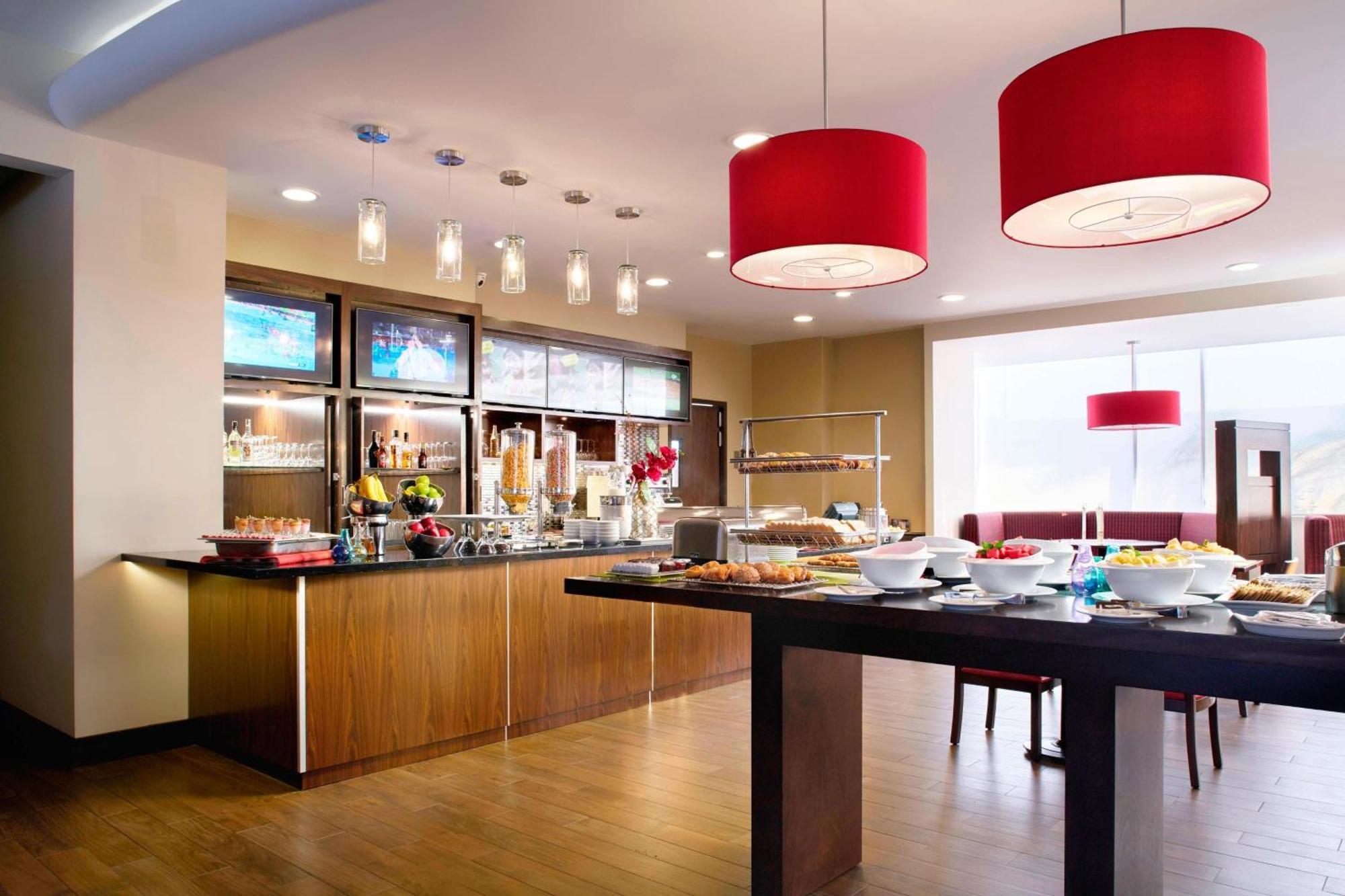 Courtyard By Marriott הרמוסיו מראה חיצוני תמונה