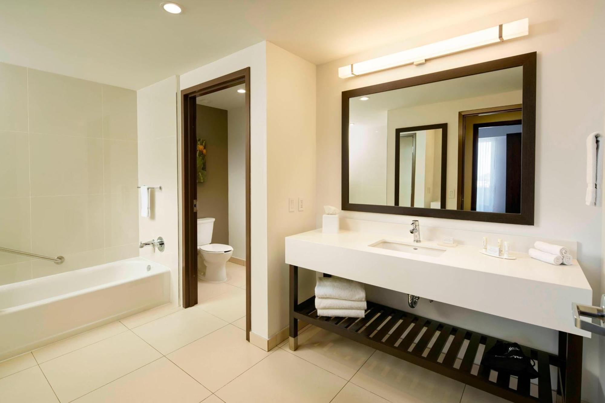Courtyard By Marriott הרמוסיו מראה חיצוני תמונה