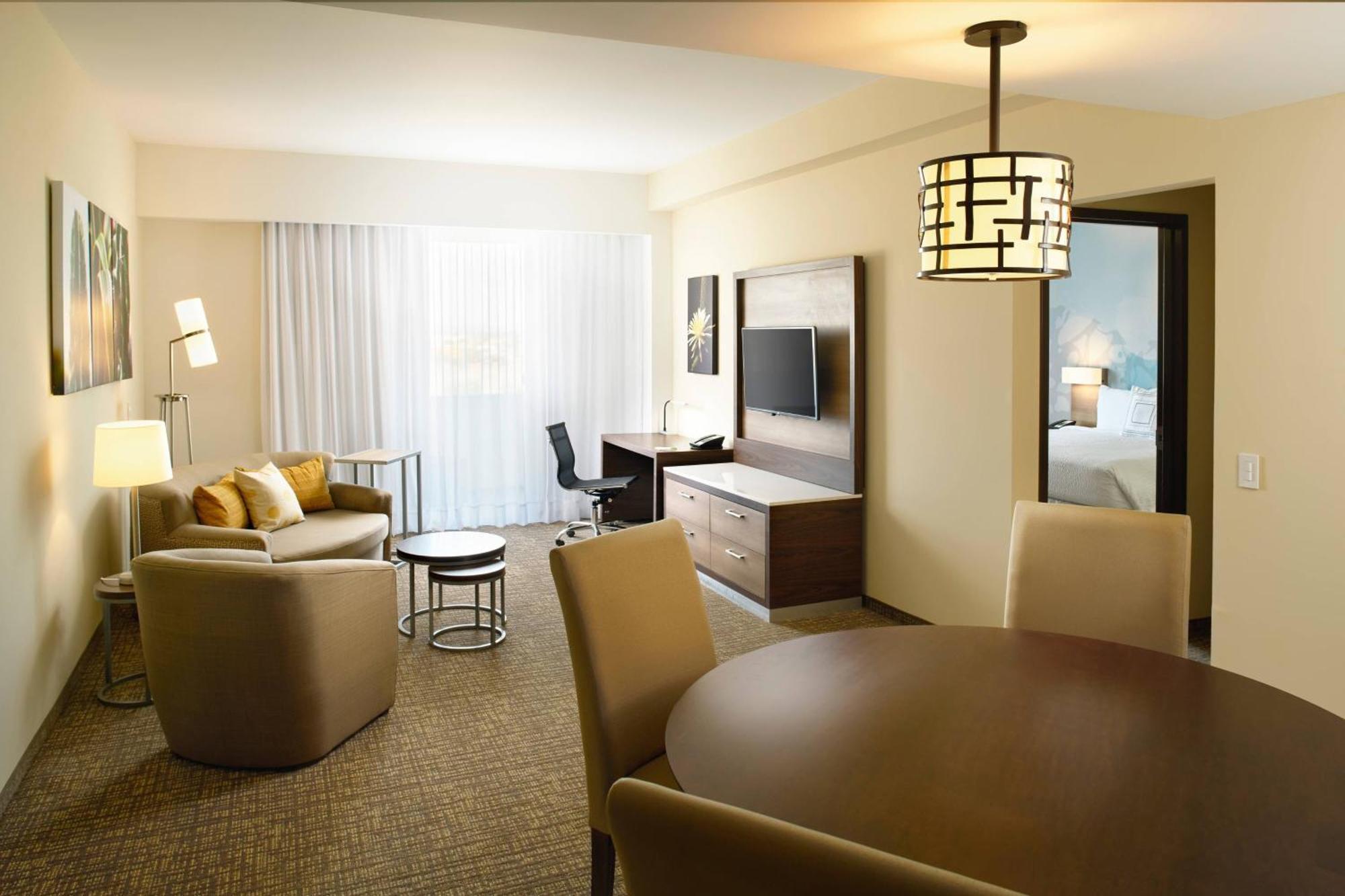 Courtyard By Marriott הרמוסיו מראה חיצוני תמונה