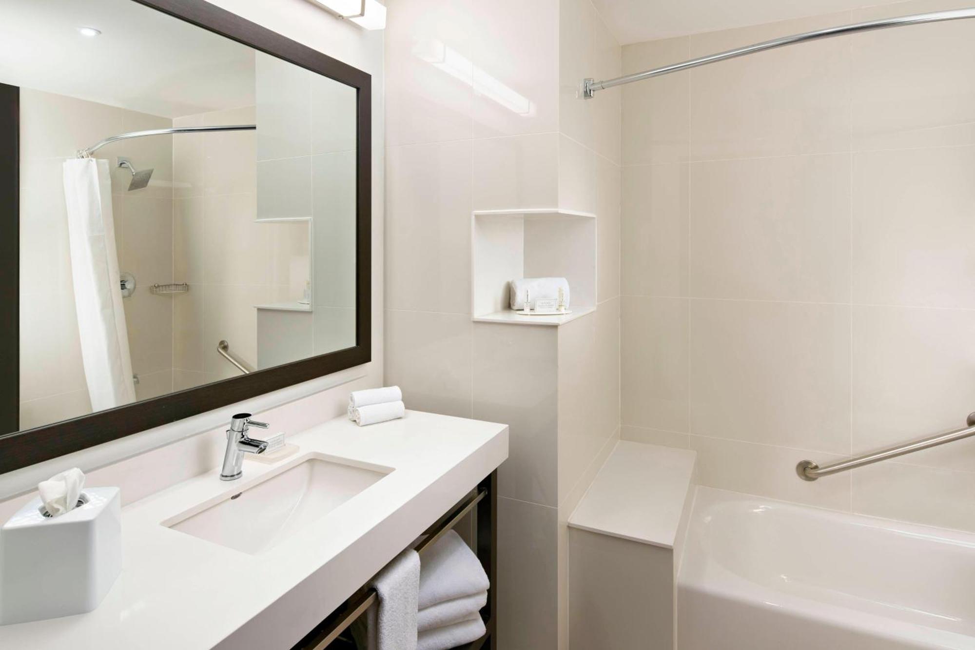 Courtyard By Marriott הרמוסיו מראה חיצוני תמונה