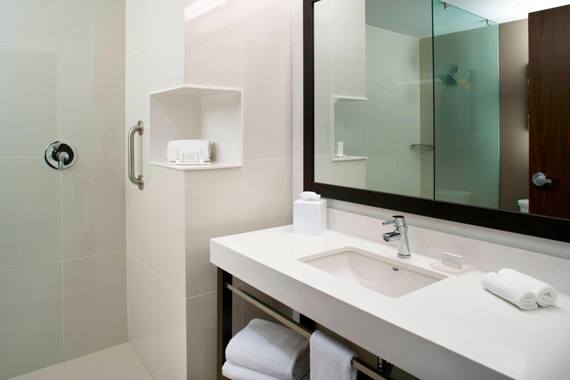Courtyard By Marriott הרמוסיו מראה חיצוני תמונה