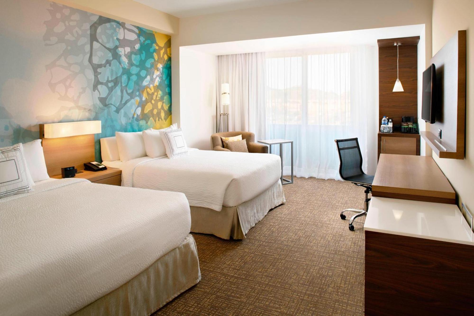Courtyard By Marriott הרמוסיו מראה חיצוני תמונה