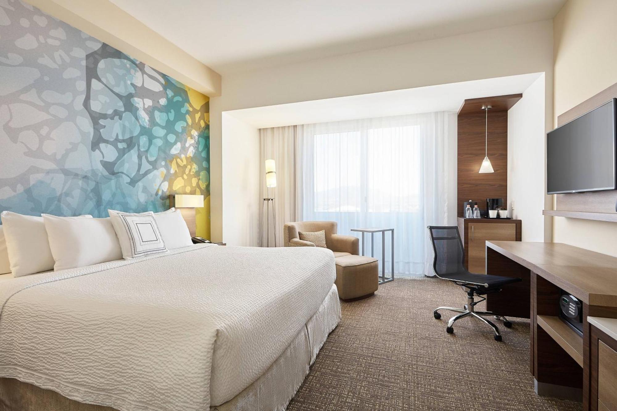 Courtyard By Marriott הרמוסיו מראה חיצוני תמונה