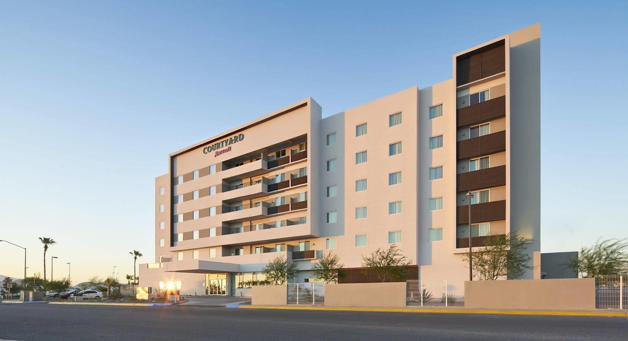 Courtyard By Marriott הרמוסיו מראה חיצוני תמונה